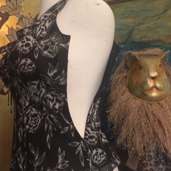 🌼ANN TAYLOR-LOFT Delicate Ruffle Collar side Zip - Picture 6 of 7